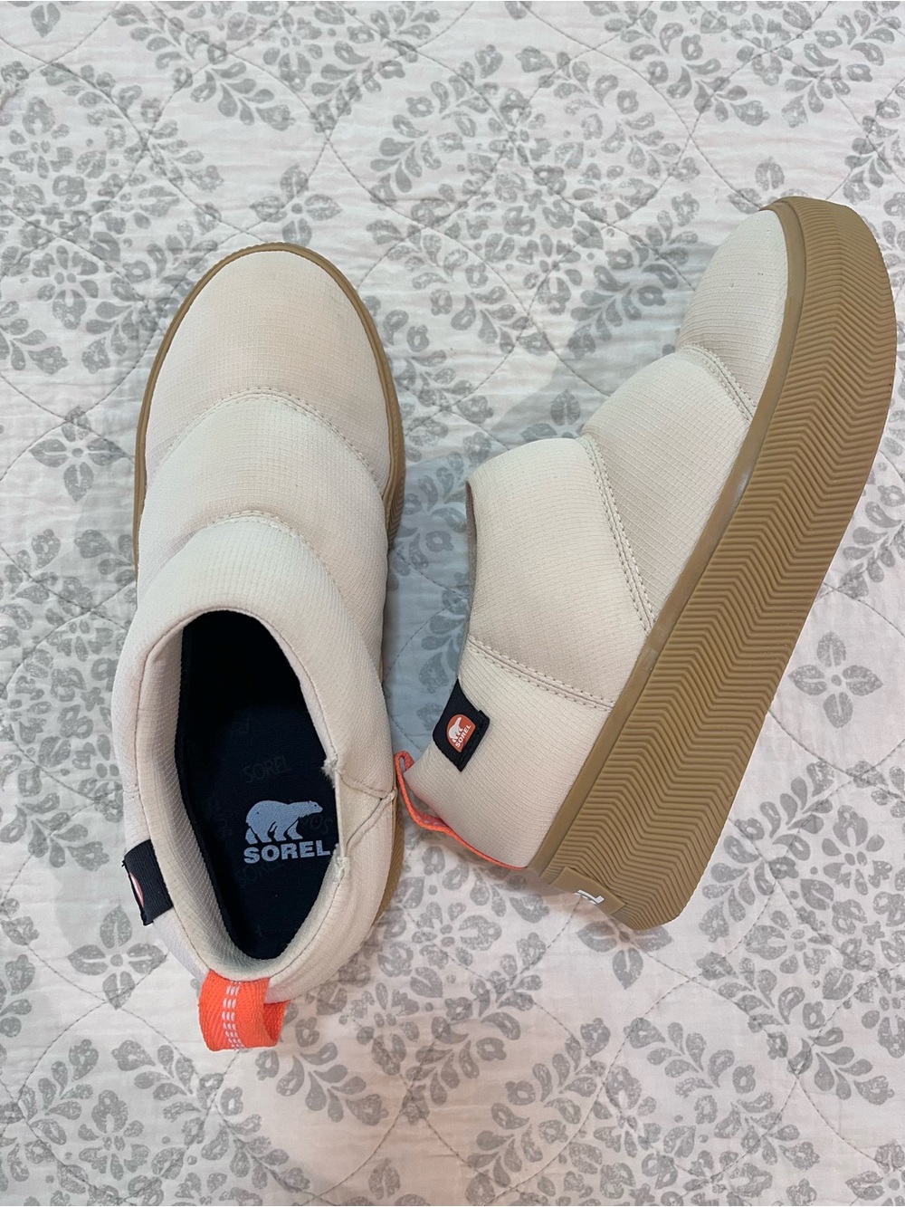 6.5 Sorel Women’s Out N’ About IV Cream Mini Puffy Boot NWOT